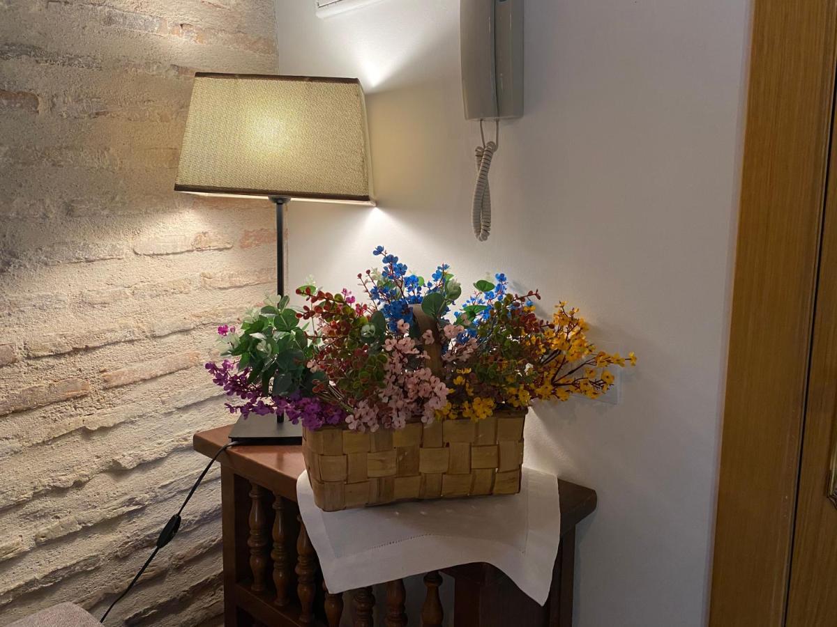Domus Alfileritos Apartment Toledo Ngoại thất bức ảnh